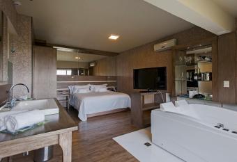 Villa Bella Hotel & SPA Gramado allows 18 year olds to book a room