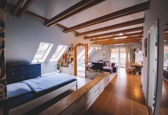 Pann  nia Apartment has Balcony rooms