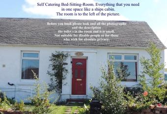 Burns Cottage allows 18 year olds to book a room