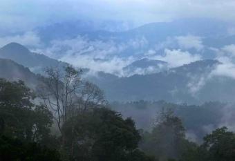 FH Comfy Home has Balcony rooms