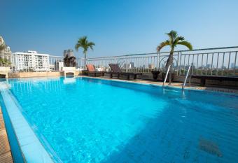 Sathorn Saint View Serviced Apartment has Balcony rooms