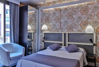 Hotel Palermo has Balcony rooms