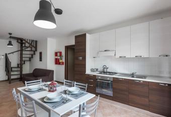 Dimora Ronchi has Balcony rooms