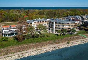 Hotel Meridian has Balcony rooms