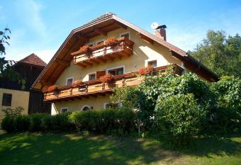 Ferienhaus Huber has Balcony rooms