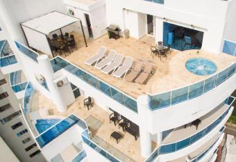 OCEAN VIEW SPACIOUS PENTHOUSES WITH BIG TERRACES AND OVER 318 Square Meters has rooms with a private hot tub