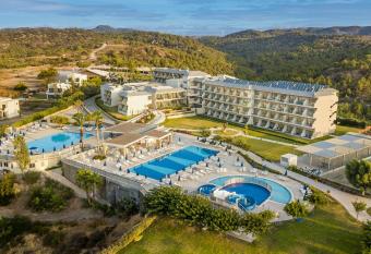 Princess Sun Hotel allows 18 year olds to book a room