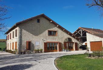 Maison d h  tes Saint Alary allows 18 year olds to book a room