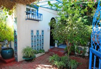 Alisa s place allows 18 year olds to book a room