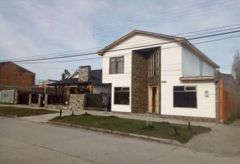 Hostal Los Pioneros allows 18 year olds to book a room