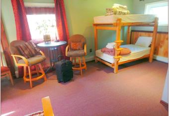 Billie's Backpackers Hostel allows 18 year olds to book a room