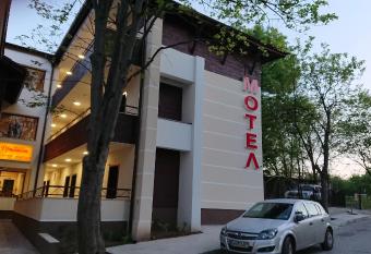 Complex Friends has Balcony rooms