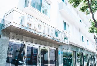 Hotel G allows 18 year olds to book a room