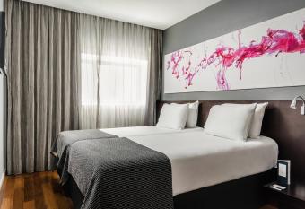 Ikonik Lex allows 18 year olds to book a room