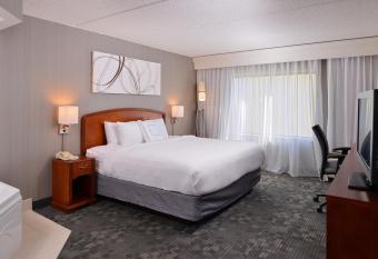 Courtyard by Marriott Charlotte Gastonia has Balcony rooms