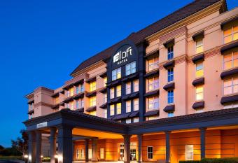 Aloft Silicon Valley has rooms with a private hot tub