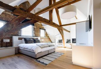 Les Chambres de Martin allows 18 year olds to book a room