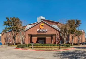Comfort Inn and Suites North Dallas-Addison allows 18 year olds to book a room