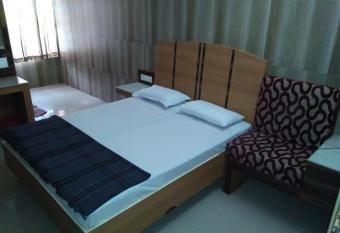 Chungath Tourist Home has Smoking rooms