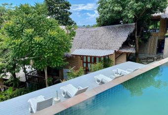 Chunut House Resort has Balcony rooms