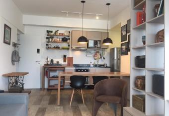 Loft com vista para o mar allows 18 year olds to book a room