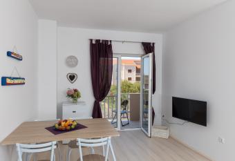 Apartman Rokolj has Balcony rooms