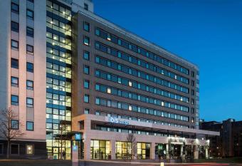 ibis budget Leeds Centre Crown Point Road allows 18 year olds to book a room