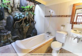 Duta Guest House has Balcony rooms