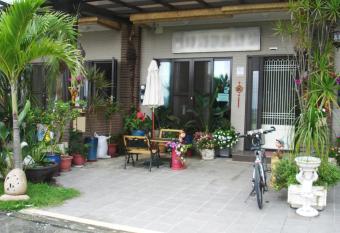 Tou Cheng Whale Watching Homestay has Balcony rooms