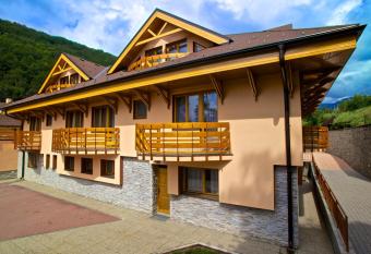 Penzi  n Adika has Balcony rooms