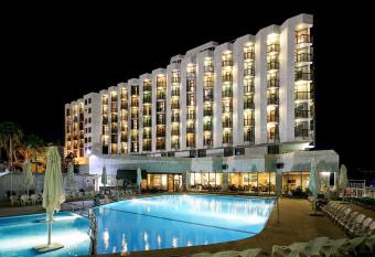 Caesar Premier Tiberias Hotel allows 18 year olds to book a room