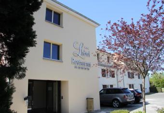 Logis Lh  tel Restaurant Antony Verri  res Le Buisson allows 18 year olds to book a room