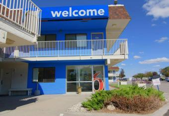 Motel 6-Rapid City, SD allows 18 year olds to book a room