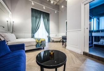 Relais Ranieri Piazza Vittoria has Balcony rooms