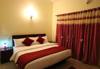 Green Garden Deluxe Room allows 18 year olds to book a room