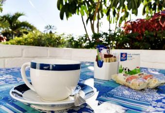 Boathouse Bed & Biscuit - Lower Deck allows 18 year olds to book a room