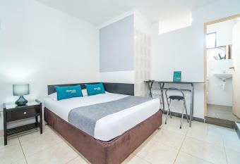 Ayenda El Bosque ZZ allows 18 year olds to book a room