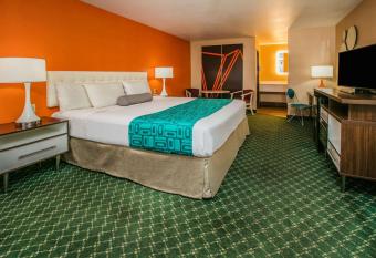 Studio 6 Flagstaff. Az allows 18 year olds to book a room