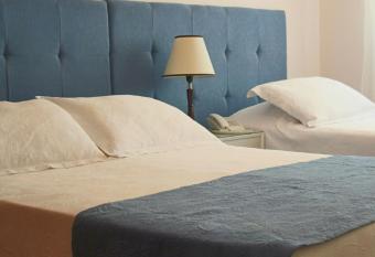 Hotel San Martin has Balcony rooms