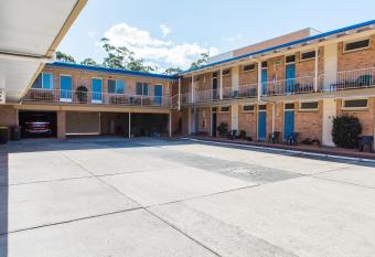 Bentleigh Motor Inn allows 18 year olds to book a room