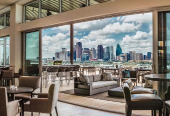 Canopy by Hilton Dallas - Uptown has Balcony rooms