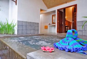 D omah Yogya Hotel has Balcony rooms