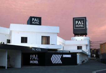 Munakata Pal (Love Hotel) has Smoking rooms