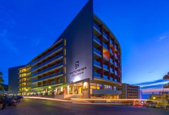 Semiramis City Hotel has Balcony rooms