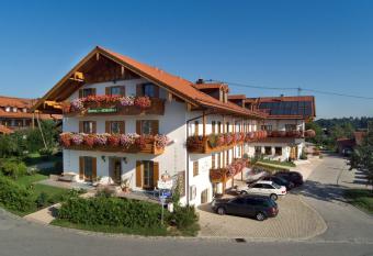 Hotel Schaider has Balcony rooms