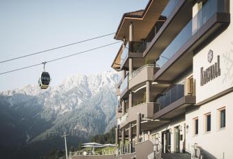 Kronplatz-Resort Hotel Kristall has Balcony rooms