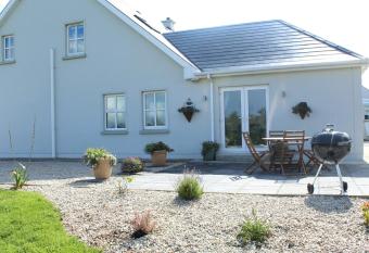 Bunlin Heights Self Catering Studio allows 18 year olds to book a room