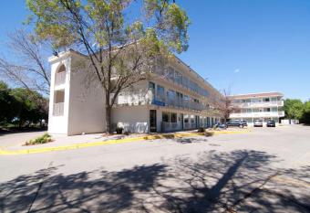 Motel 6 Minneapolis North - Roseville allows 18 year olds to book a room