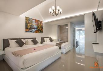 Chiangmai Midpoint Activity Hostel has Balcony rooms