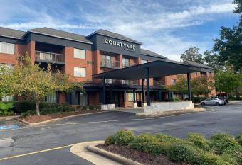 Courtyard by Marriott Newport News Yorktown has Balcony rooms